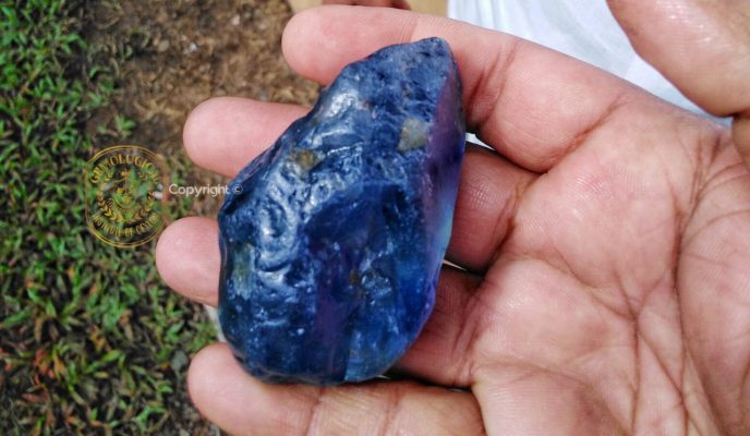 910 ct large blue sapphire