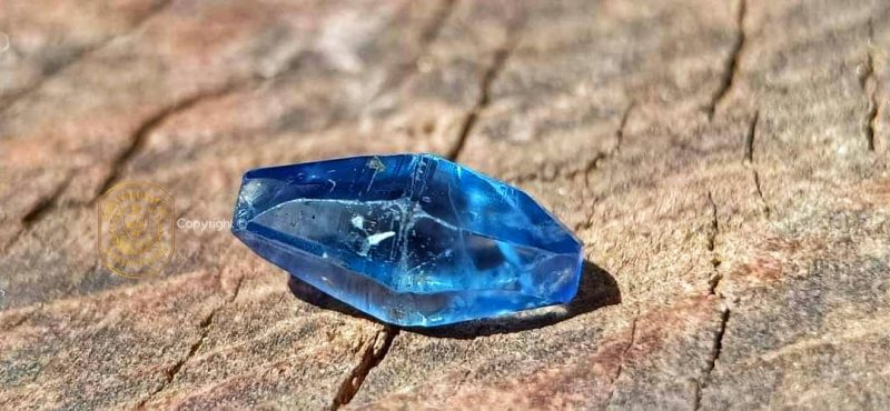 blue sapphire crystal gemology