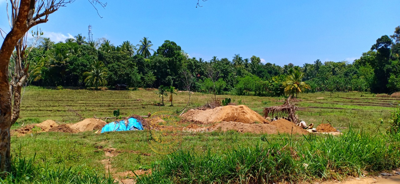 Open pit mining in Udawalawe Sri Lanka